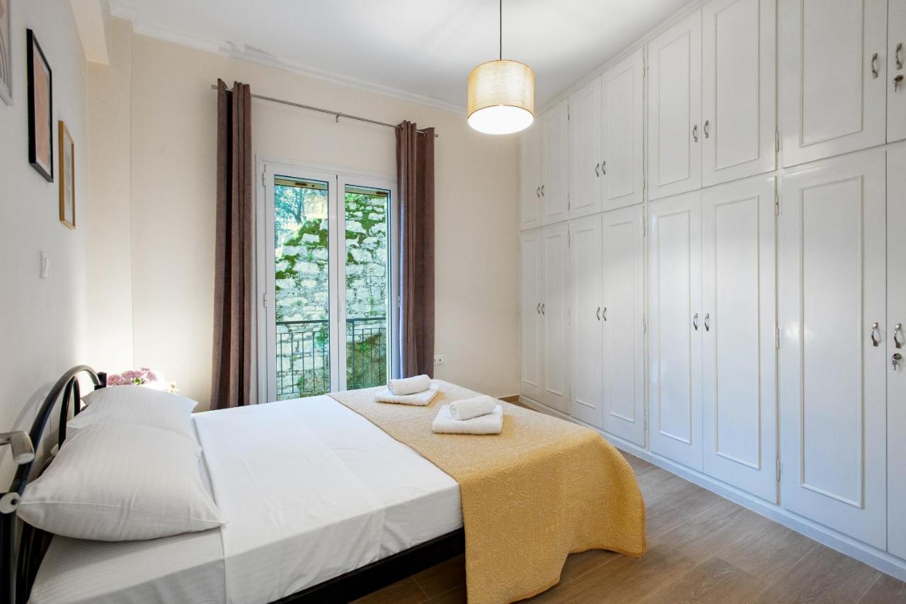 Helena'S Apartment In Corfu Town Екстериор снимка